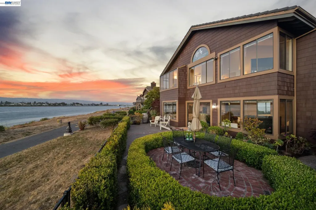 Alameda CA, 2857 Sea View Parkway