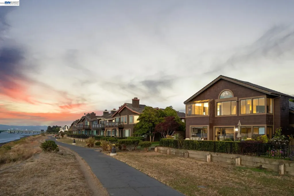 2857 Sea View Parkway Alameda CA 94502