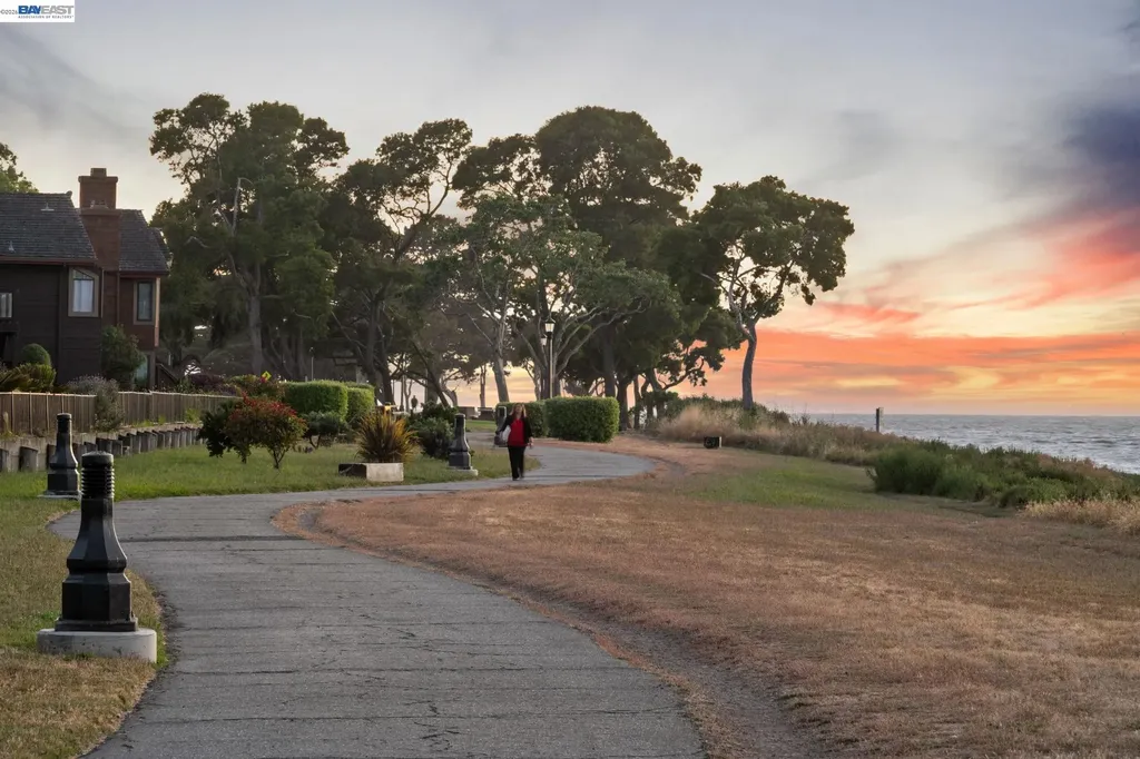 2857 Sea View Parkway Alameda CA 94502