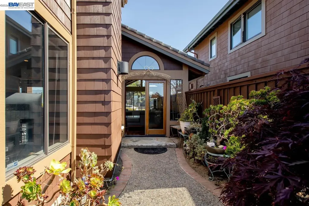 2857 Sea View Parkway Alameda CA 94502
