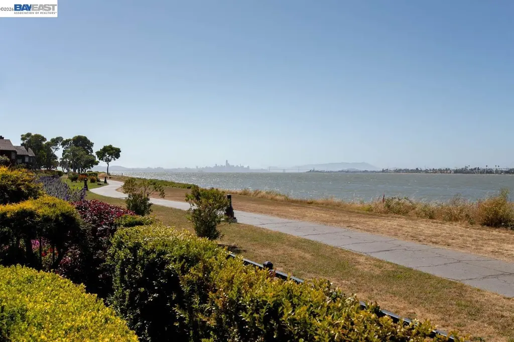 2857 Sea View Parkway Alameda CA 94502
