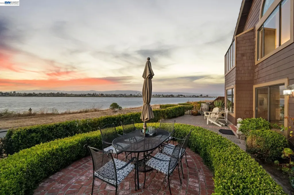 2857 Sea View Parkway Alameda CA 94502