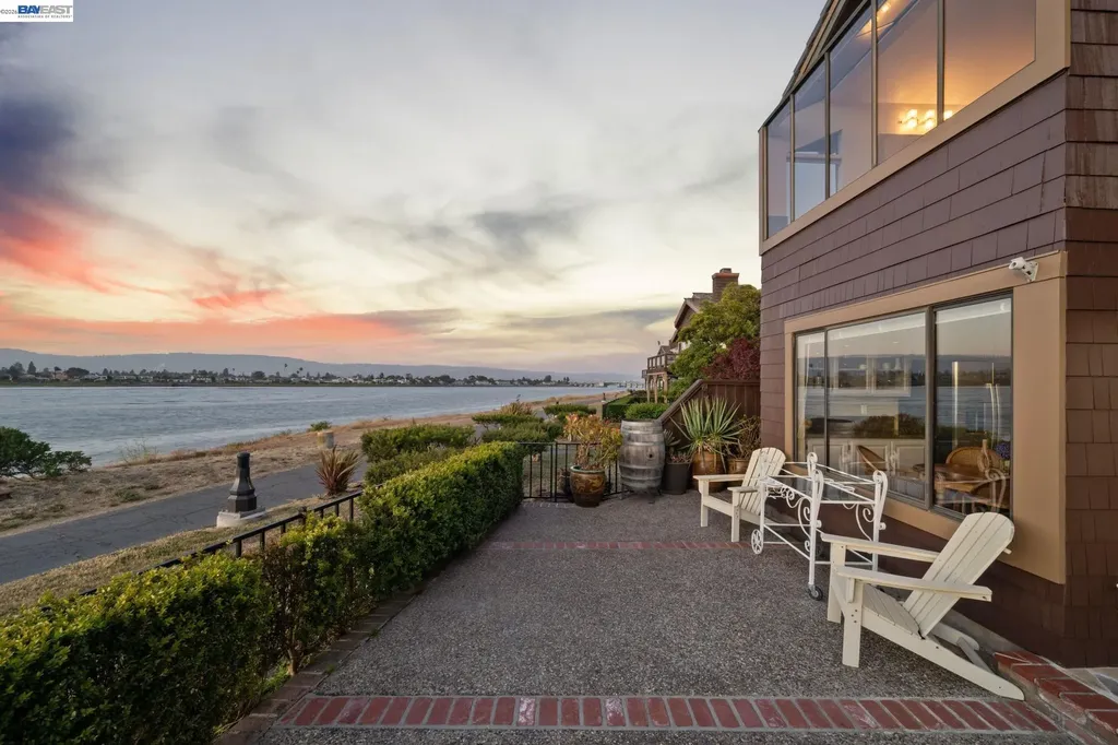 2857 Sea View Parkway Alameda CA 94502