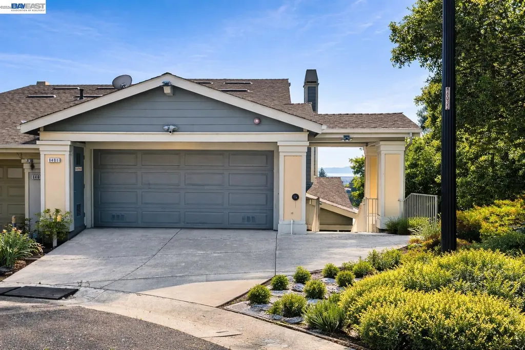 6401 Blue Rock Court Oakland CA 94605