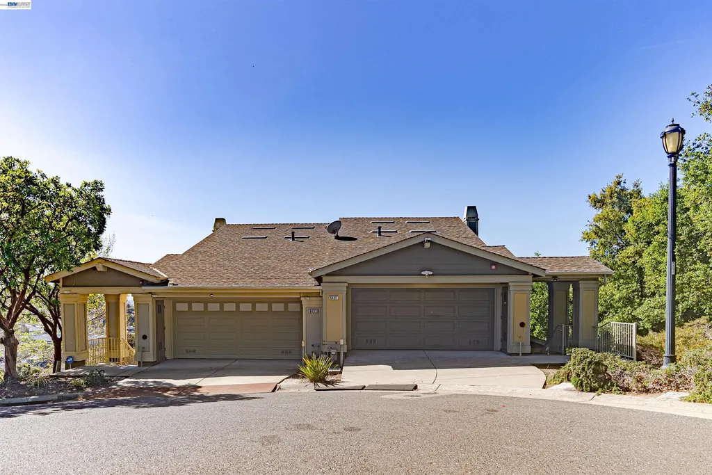 6401 Blue Rock Court Oakland CA 94605
