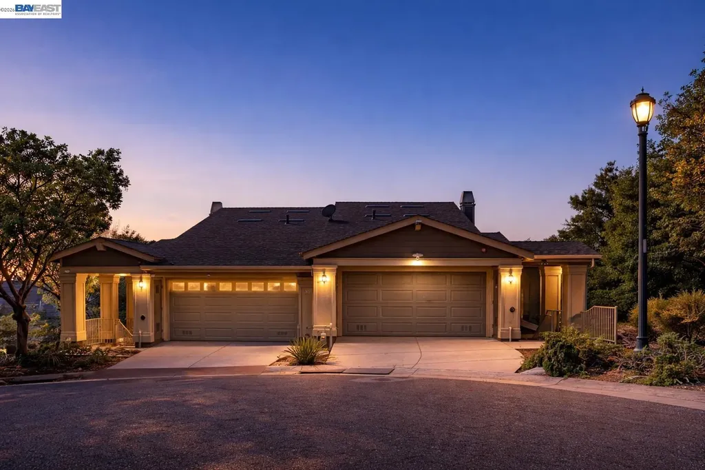 6401 Blue Rock Court Oakland CA 94605