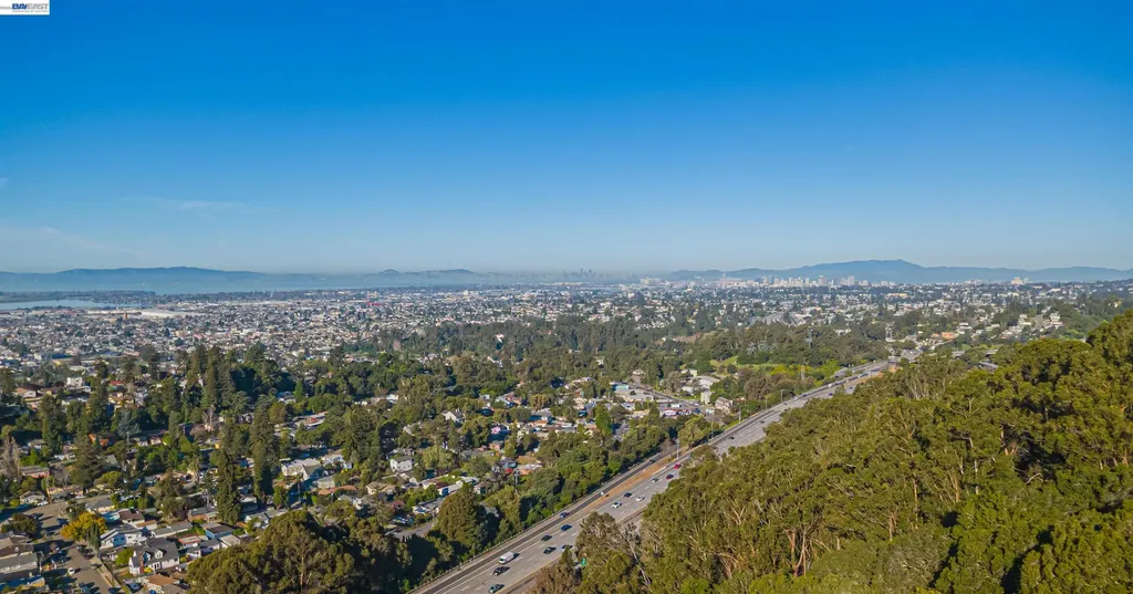 6401 Blue Rock Court Oakland CA 94605