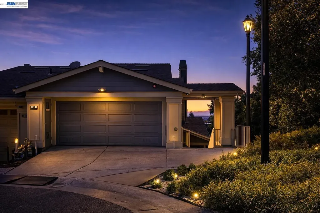 6401 Blue Rock Court Oakland CA 94605