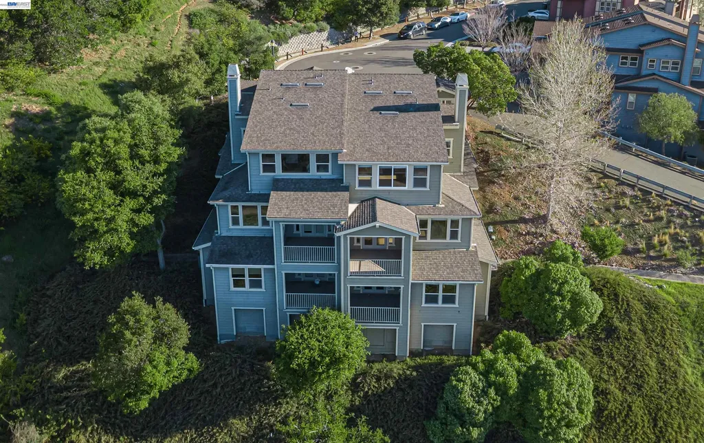 6401 Blue Rock Court Oakland CA 94605