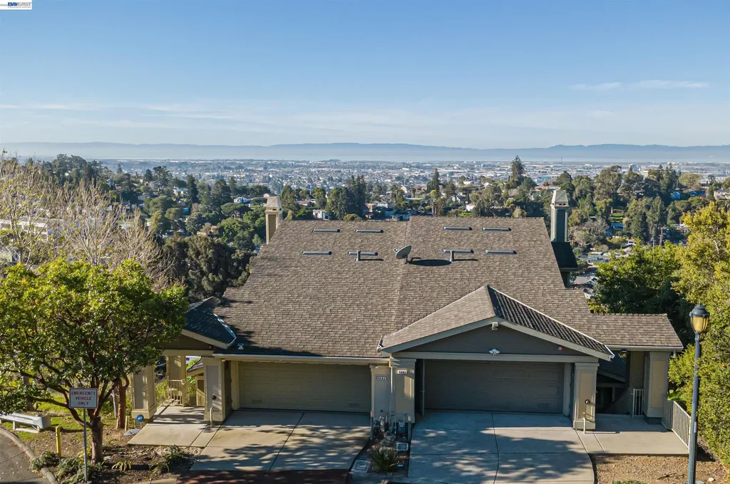 6401 Blue Rock Court Oakland CA 94605