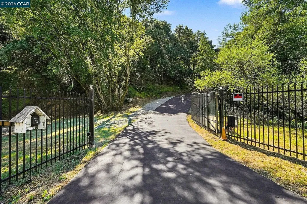 5745 Alhambra Valley Road Martinez CA 94553