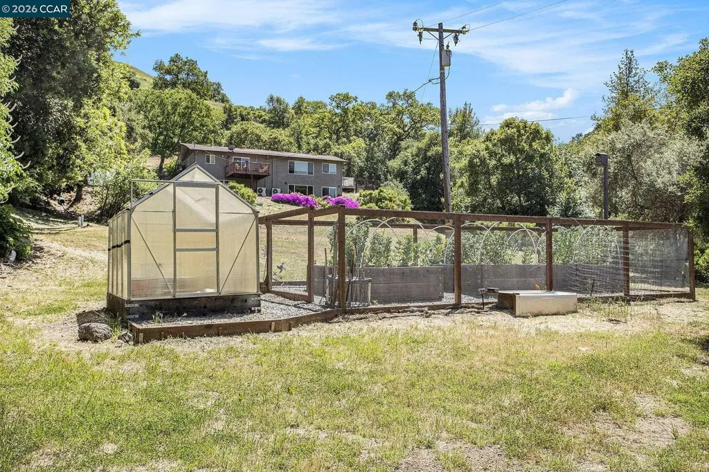 5745 Alhambra Valley Road Martinez CA 94553