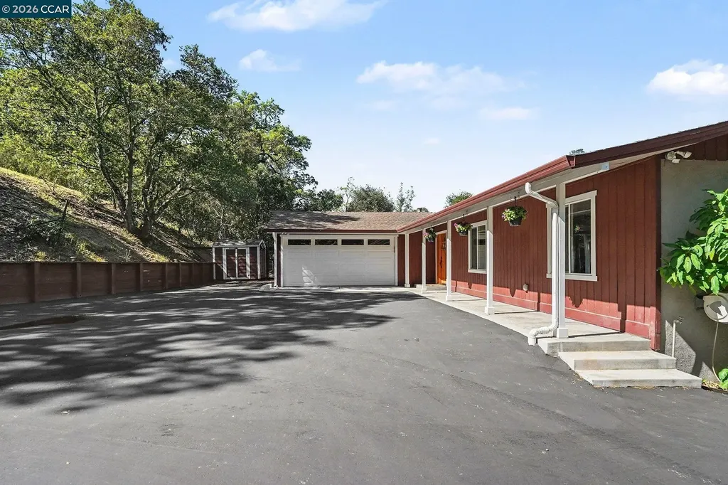 5745 Alhambra Valley Road Martinez CA 94553