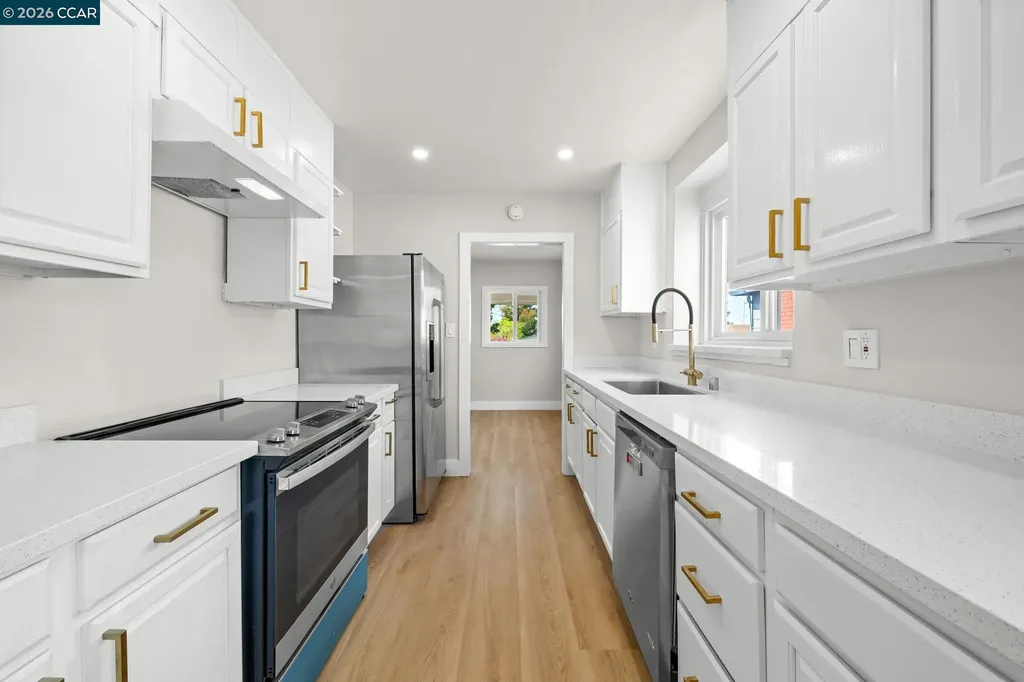 9814 Springfield Street Oakland CA 94603