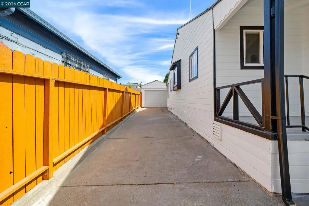 9814 Springfield Street Oakland CA 94603
