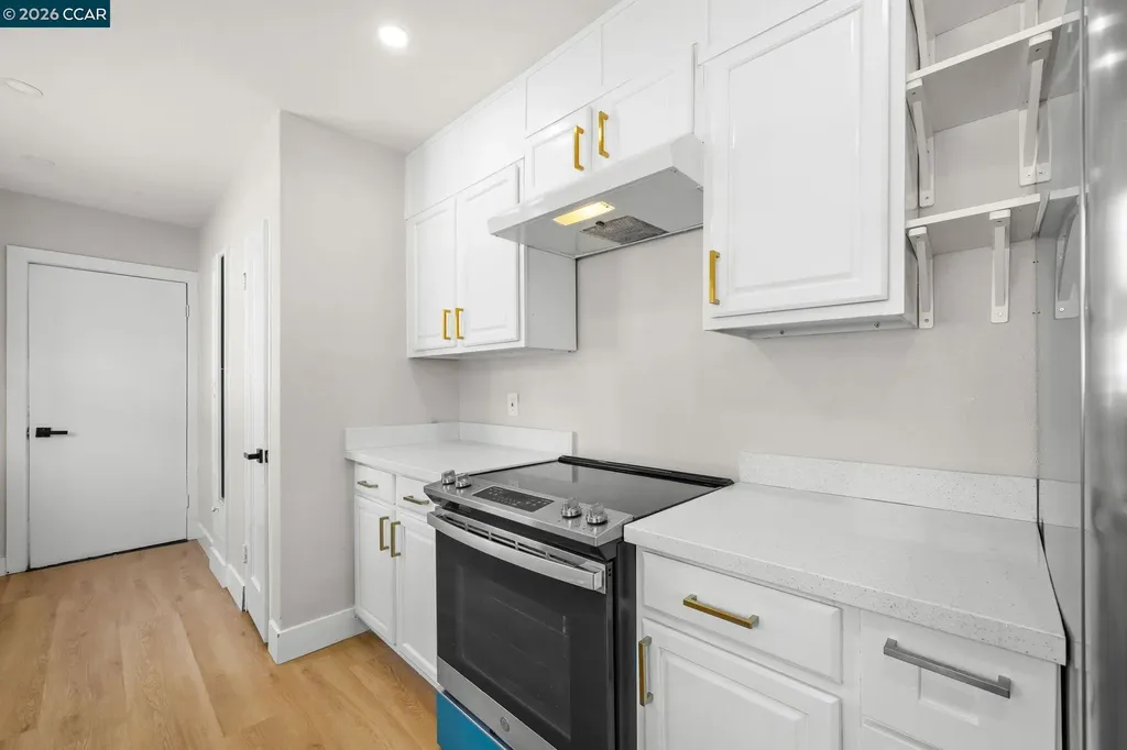 9814 Springfield Street Oakland CA 94603