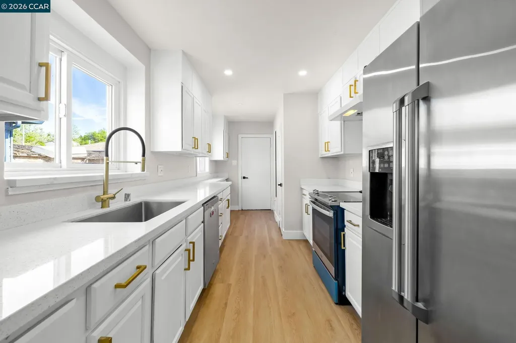 9814 Springfield Street Oakland CA 94603
