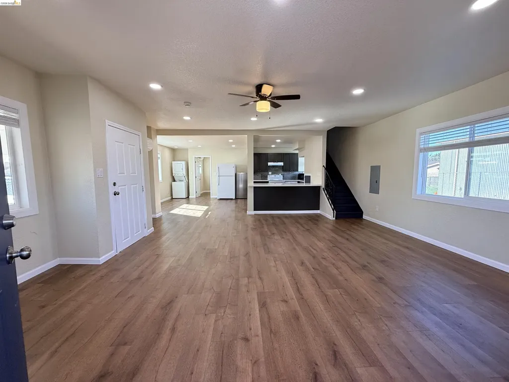 321 Benicia Road Vallejo CA 94590