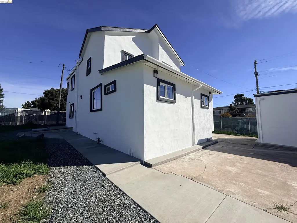 321 Benicia Road Vallejo CA 94590
