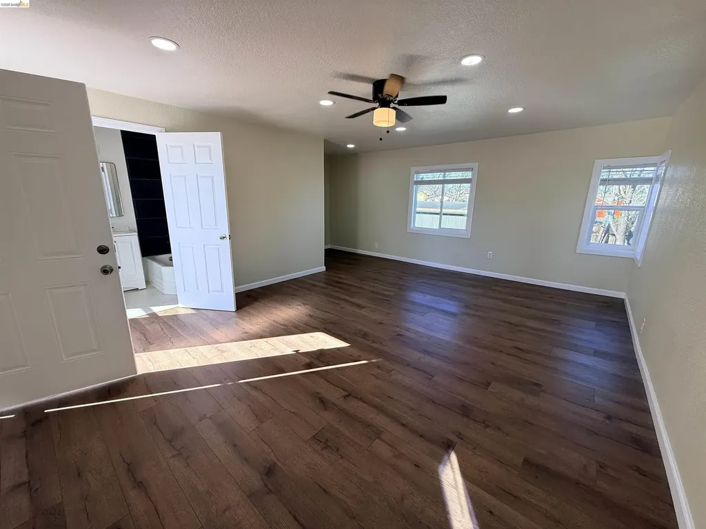 321 Benicia Road Vallejo CA 94590