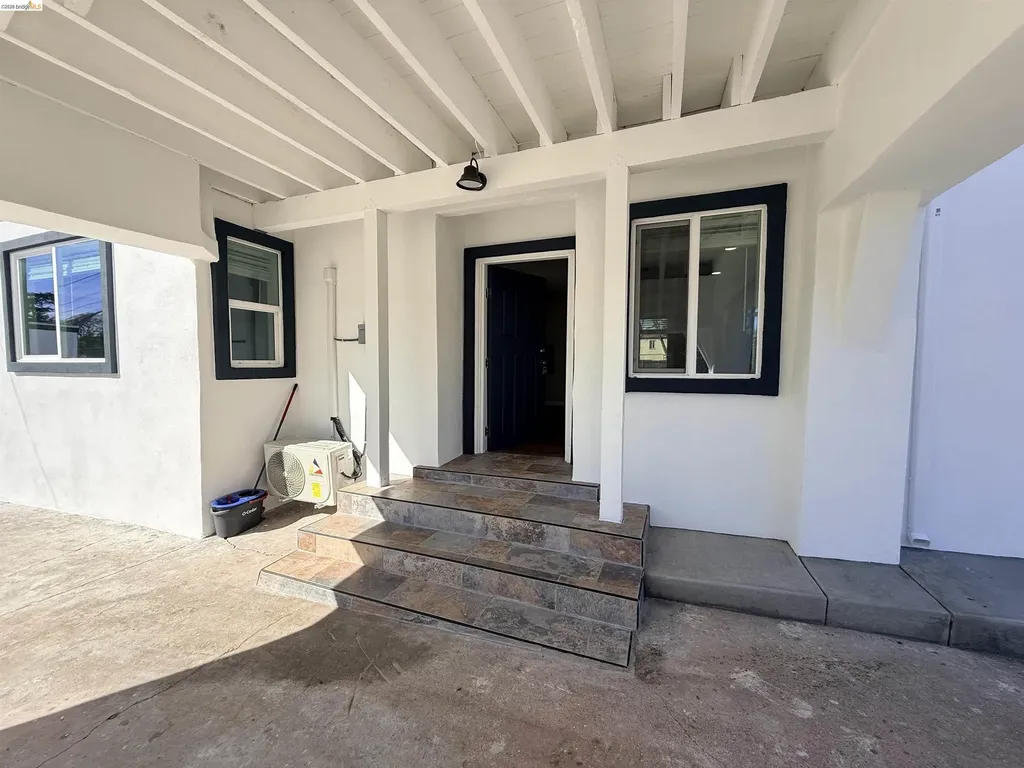 321 Benicia Road Vallejo CA 94590