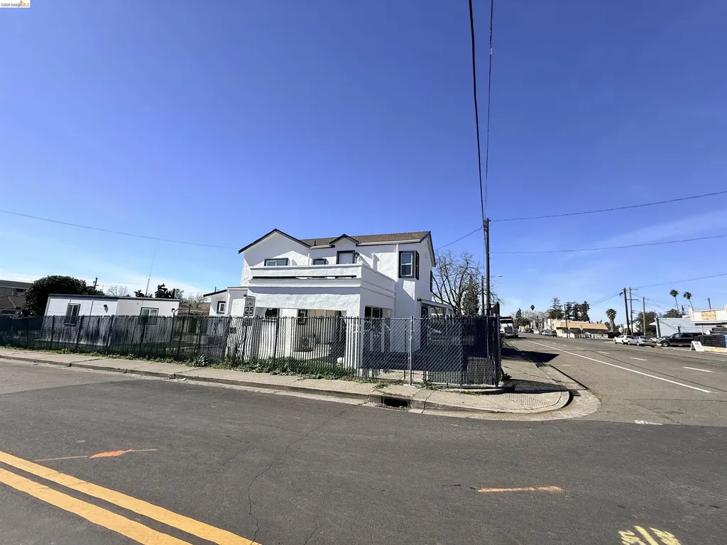 321 Benicia Road Vallejo CA 94590