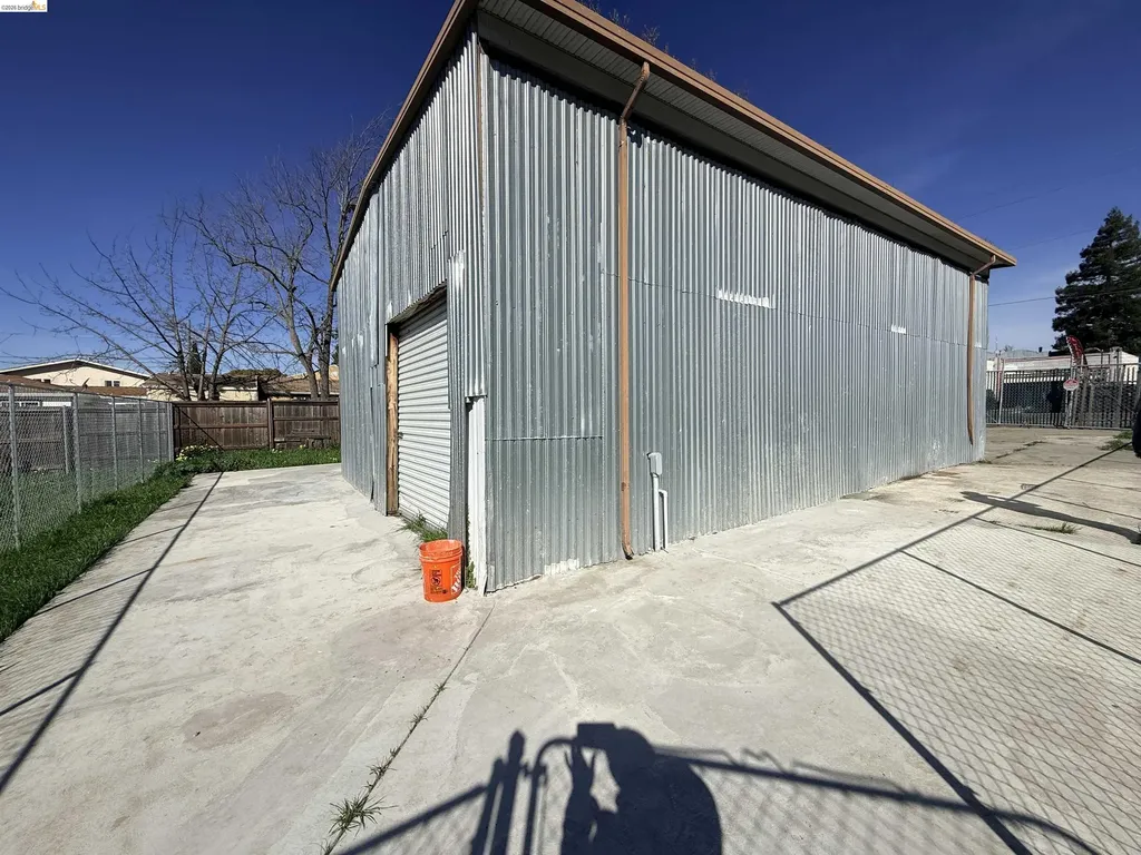 321 Benicia Road Vallejo CA 94590