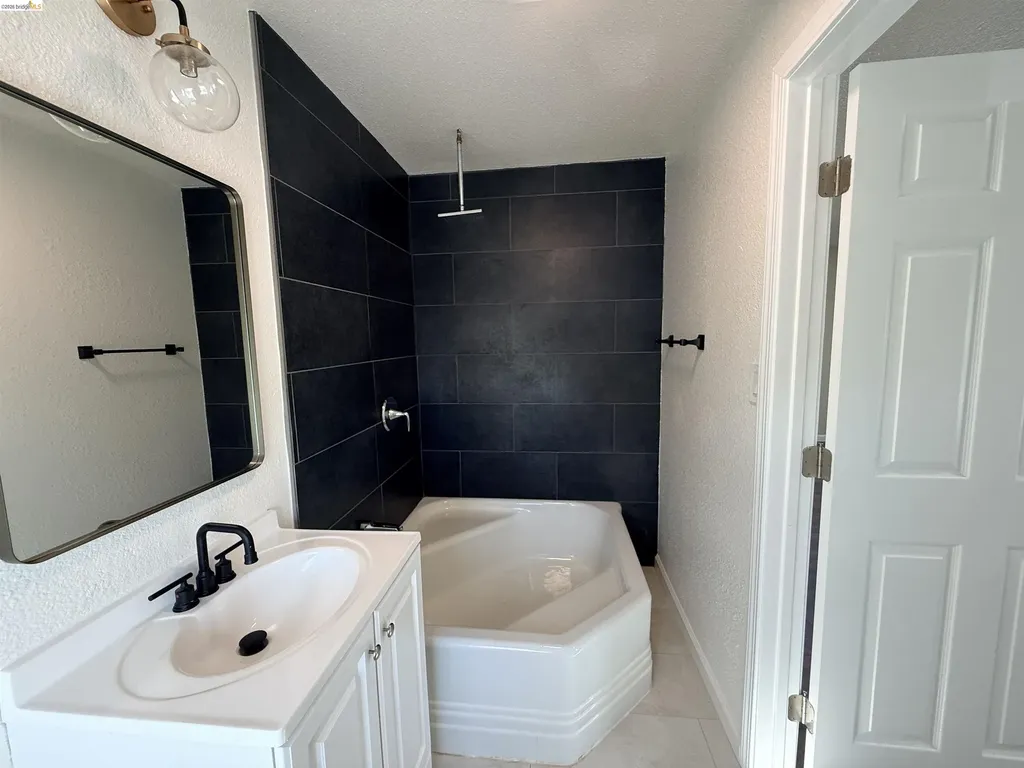 321 Benicia Road Vallejo CA 94590