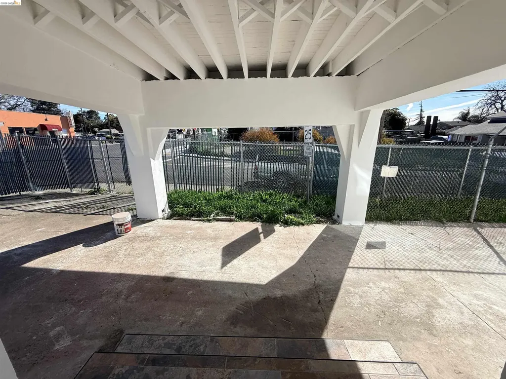 321 Benicia Road Vallejo CA 94590