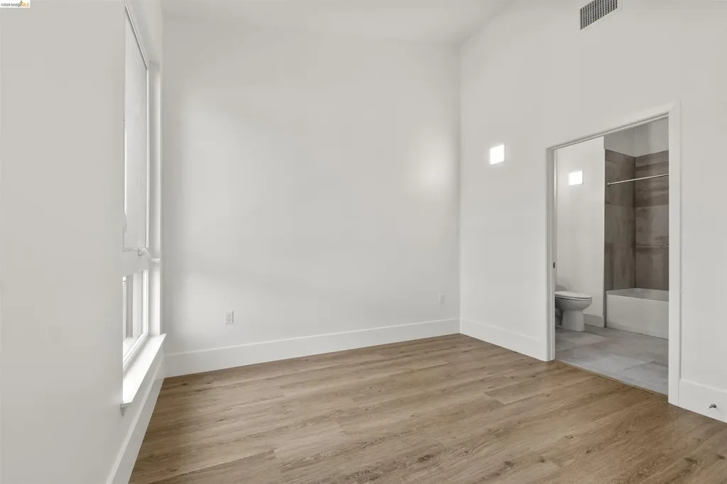 1545 32nd Street Oakland CA 94608