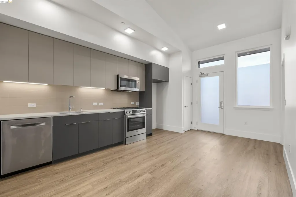 1545 32nd Street Oakland CA 94608