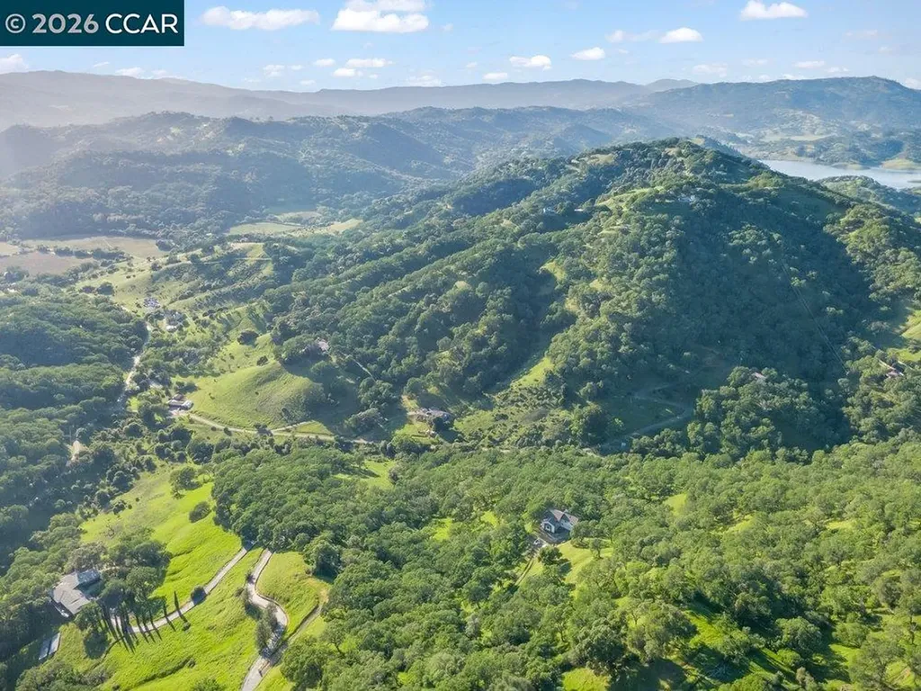 98 Oak Springs Drive Napa CA 94558