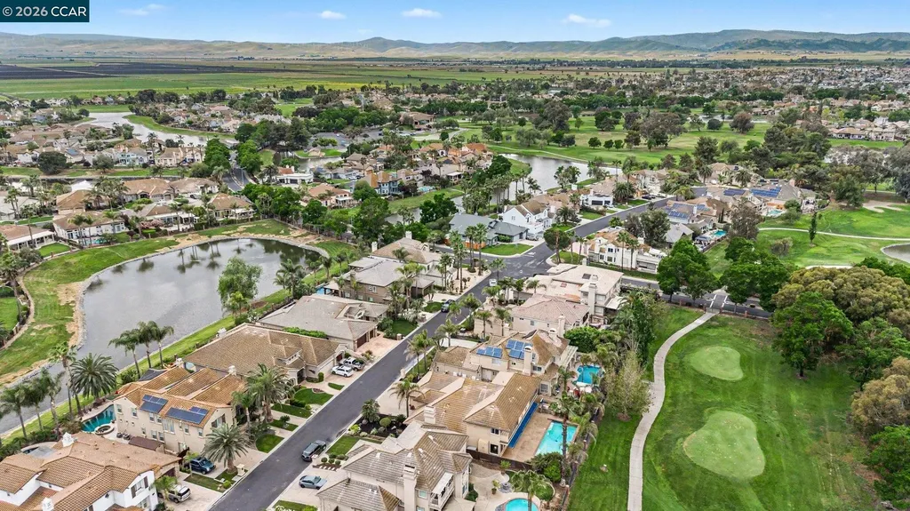 5666 Oakmont Court Discovery Bay CA 94505