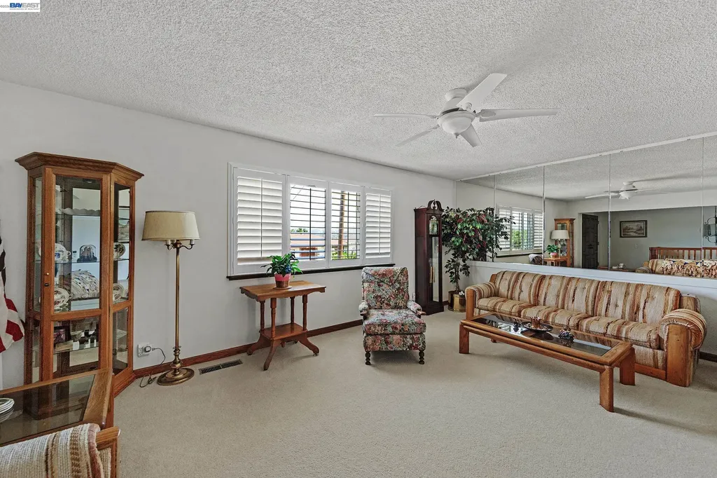 21671 Shady Spring Road Castro Valley CA 94546