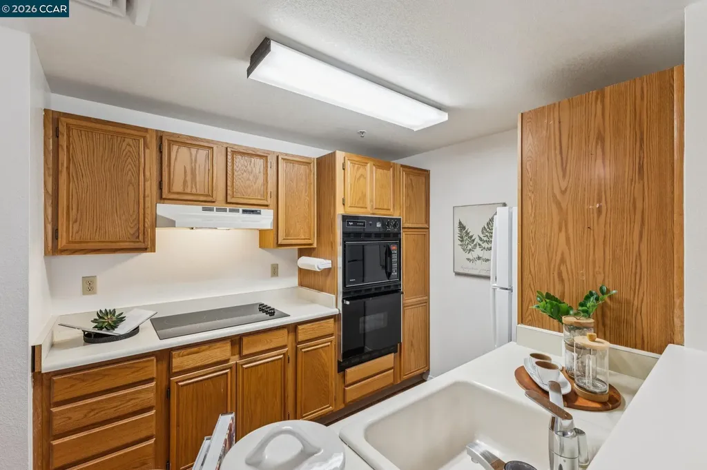 1840 Tice Creek Walnut Creek CA 94595