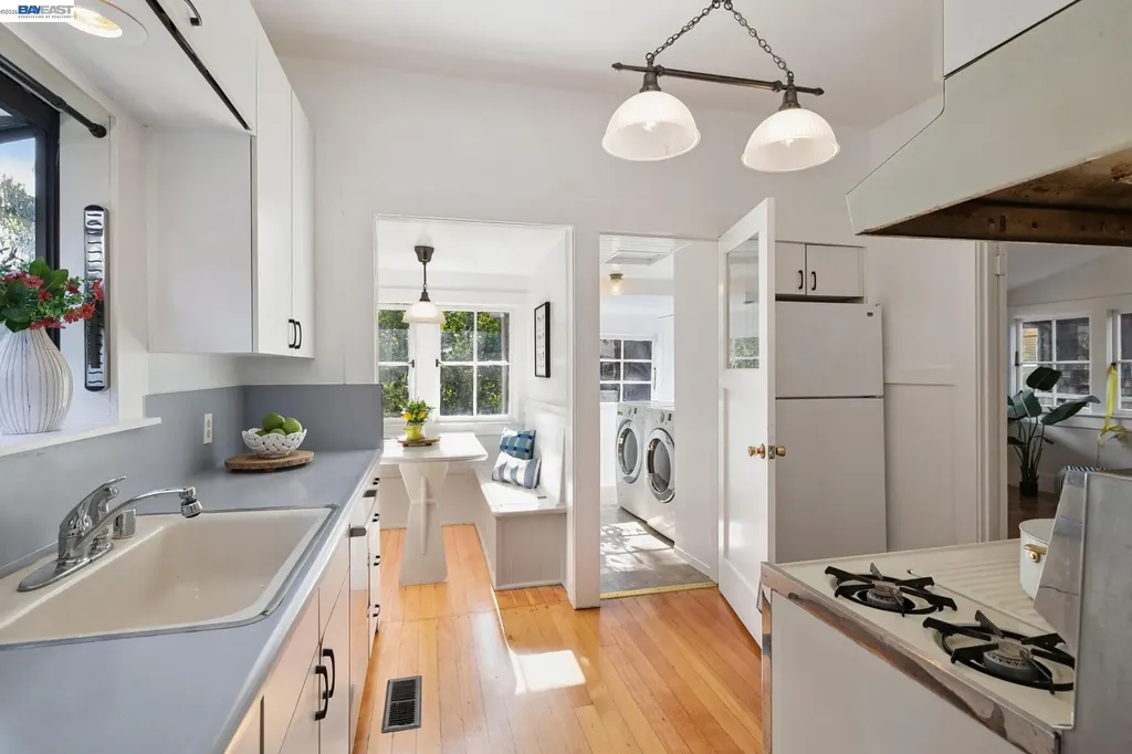 3246 Garfield Avenue Alameda CA 94501