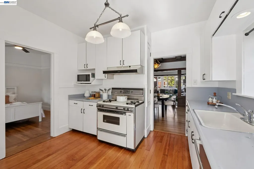 3246 Garfield Avenue Alameda CA 94501