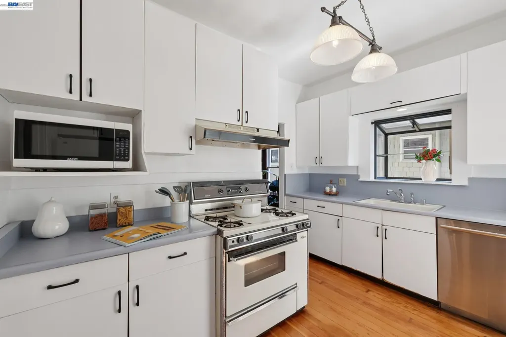 3246 Garfield Avenue Alameda CA 94501