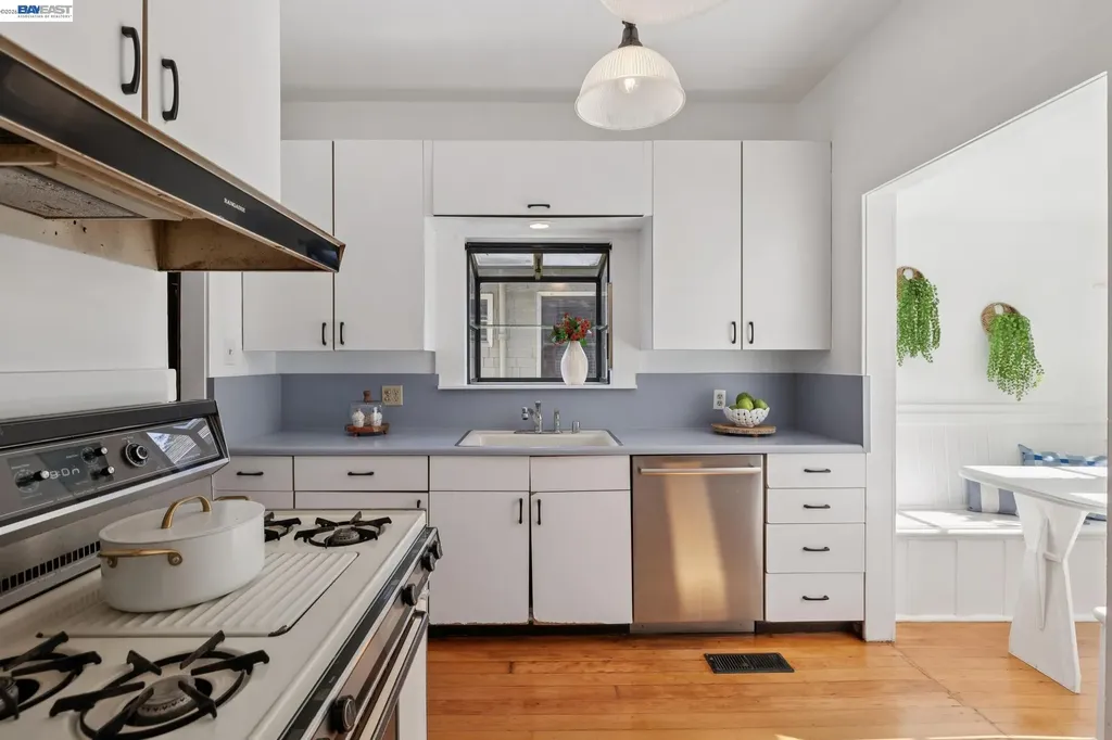 3246 Garfield Avenue Alameda CA 94501