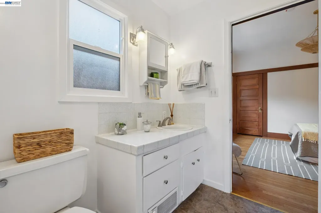 3246 Garfield Avenue Alameda CA 94501