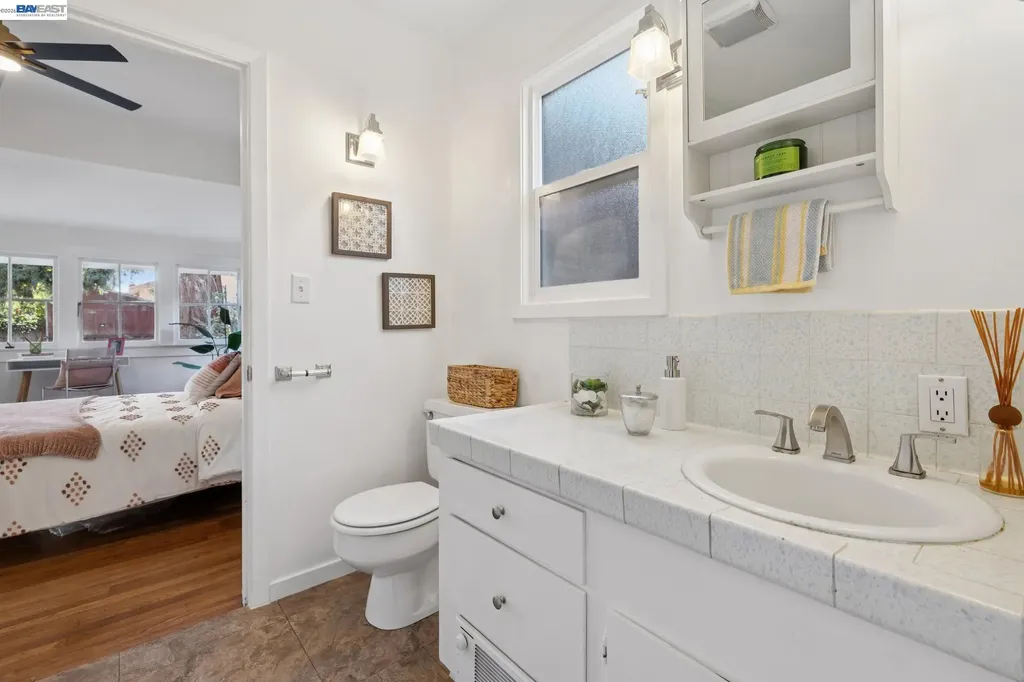 3246 Garfield Avenue Alameda CA 94501