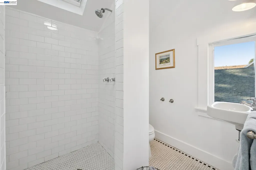 3246 Garfield Avenue Alameda CA 94501