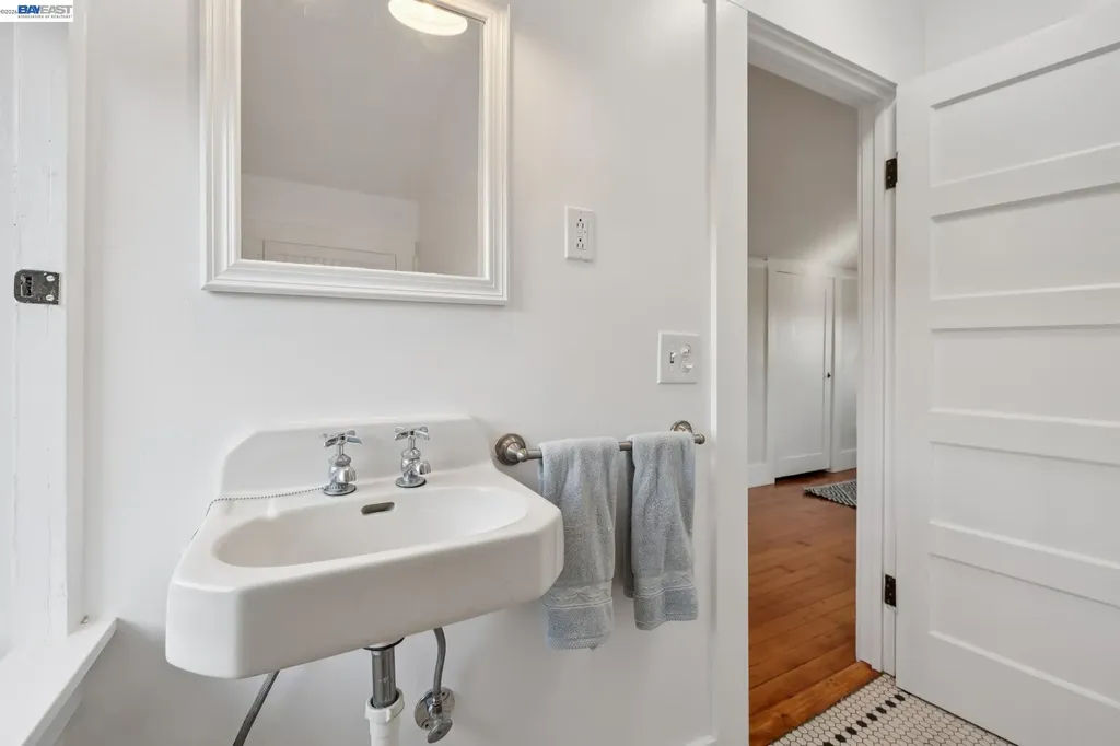 3246 Garfield Avenue Alameda CA 94501