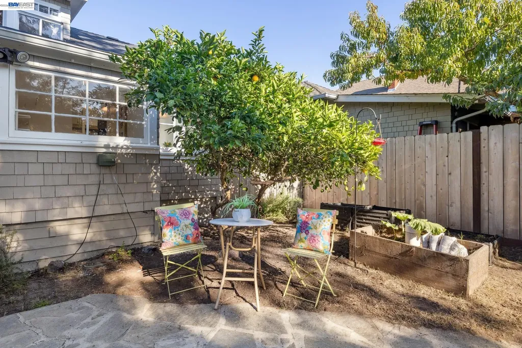 3246 Garfield Avenue Alameda CA 94501