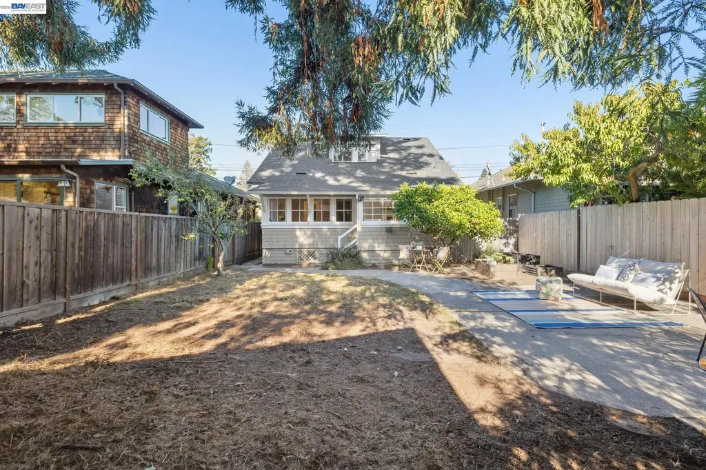 3246 Garfield Avenue Alameda CA 94501