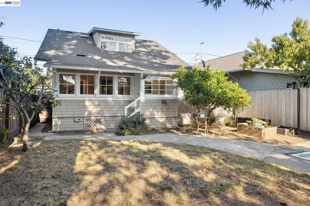 3246 Garfield Avenue Alameda CA 94501