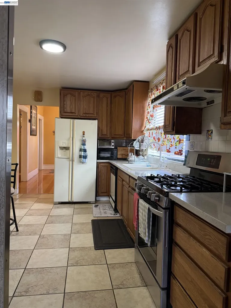 663 25th Street Oakland CA 94612