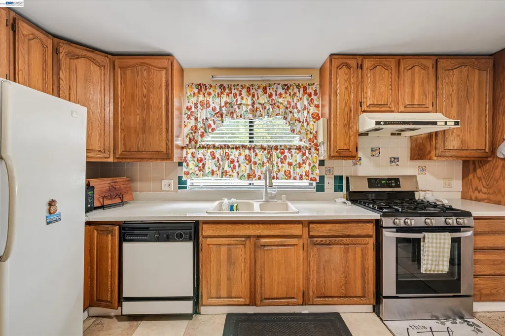 663 25th Street Oakland CA 94612