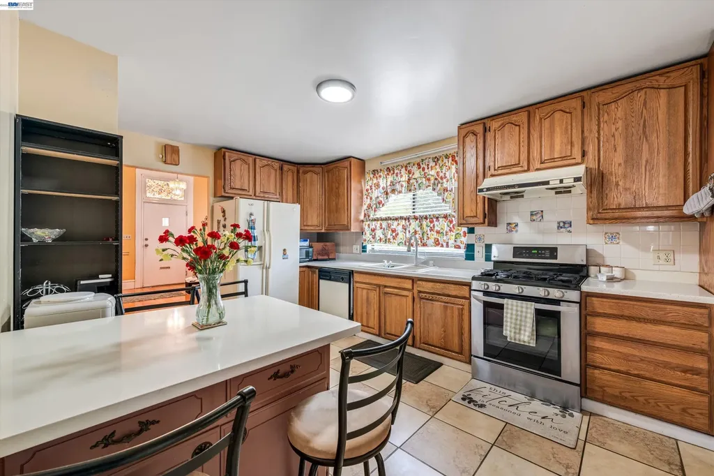 663 25th Street Oakland CA 94612