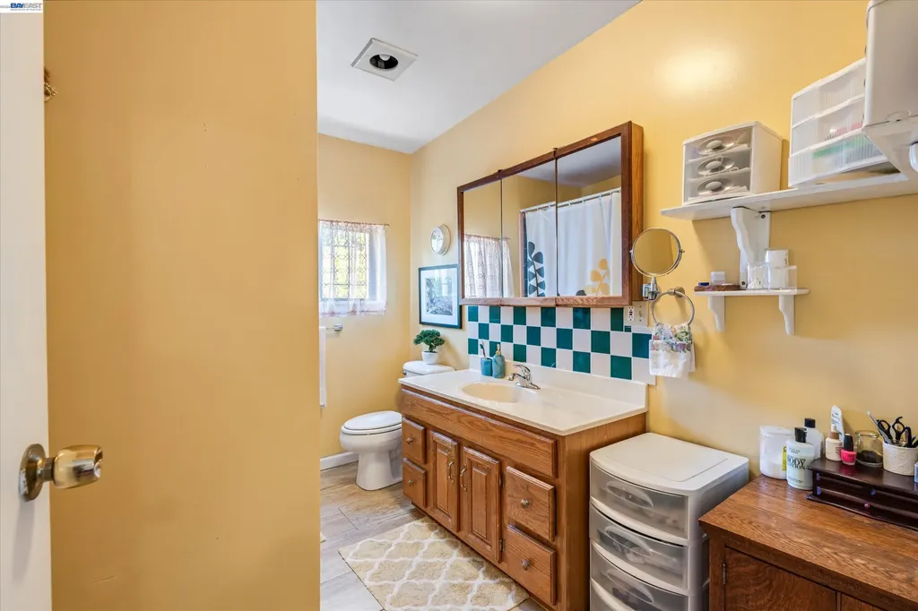 663 25th Street Oakland CA 94612
